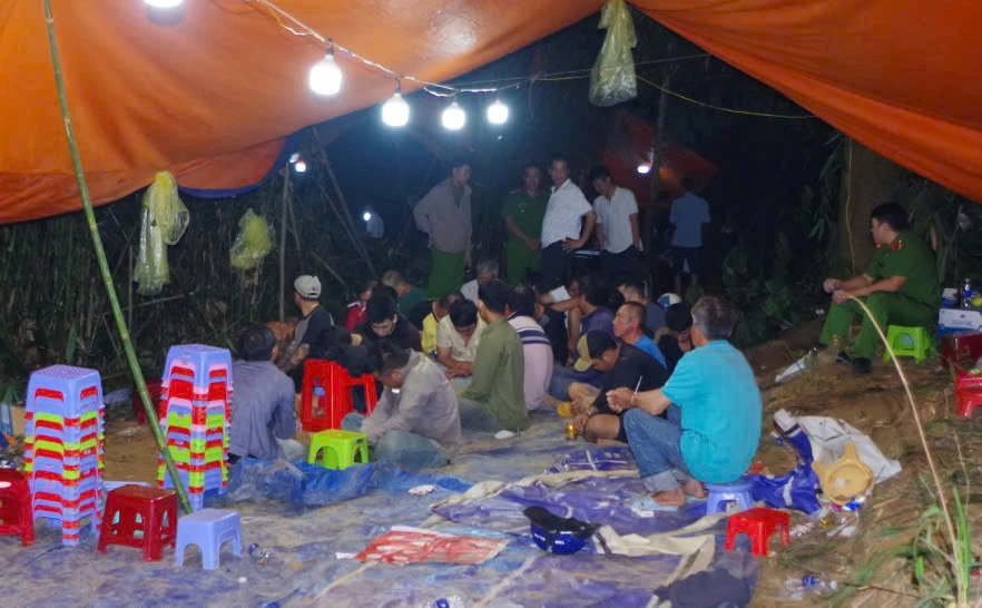 bắt sòng bạc (1).jpg