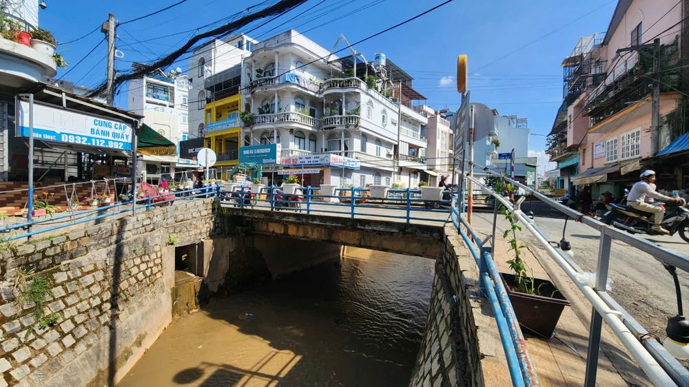 cụ ông 80 tuổi (2).jpg