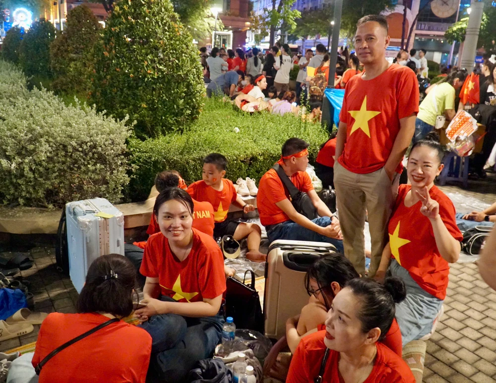 Phố đi bộ Nguyễn Huệ (21).jpg