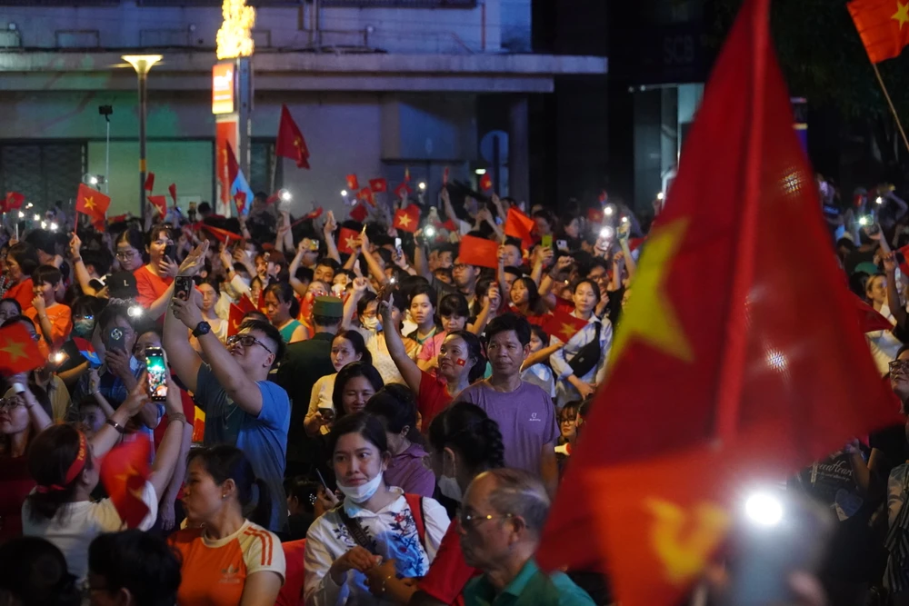 Phố đi bộ Nguyễn Huệ (4).JPG