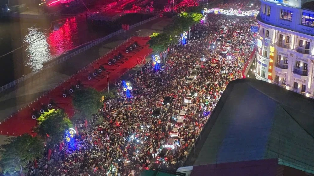 Phố đi bộ Nguyễn Huệ (8).jpg