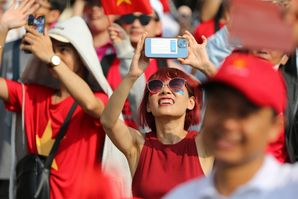 đoàn diễu binh (1).JPG