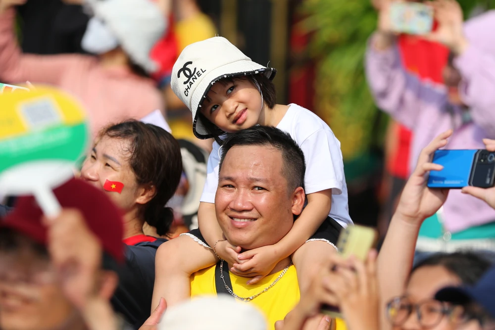 đoàn diễu binh (2).JPG