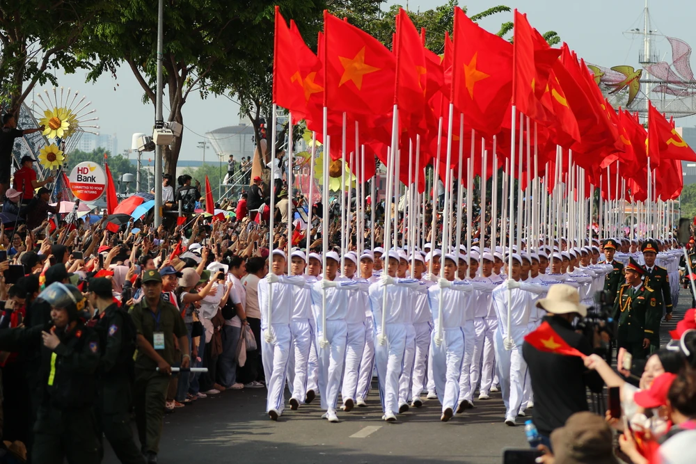 đoàn diễu binh (4).JPG