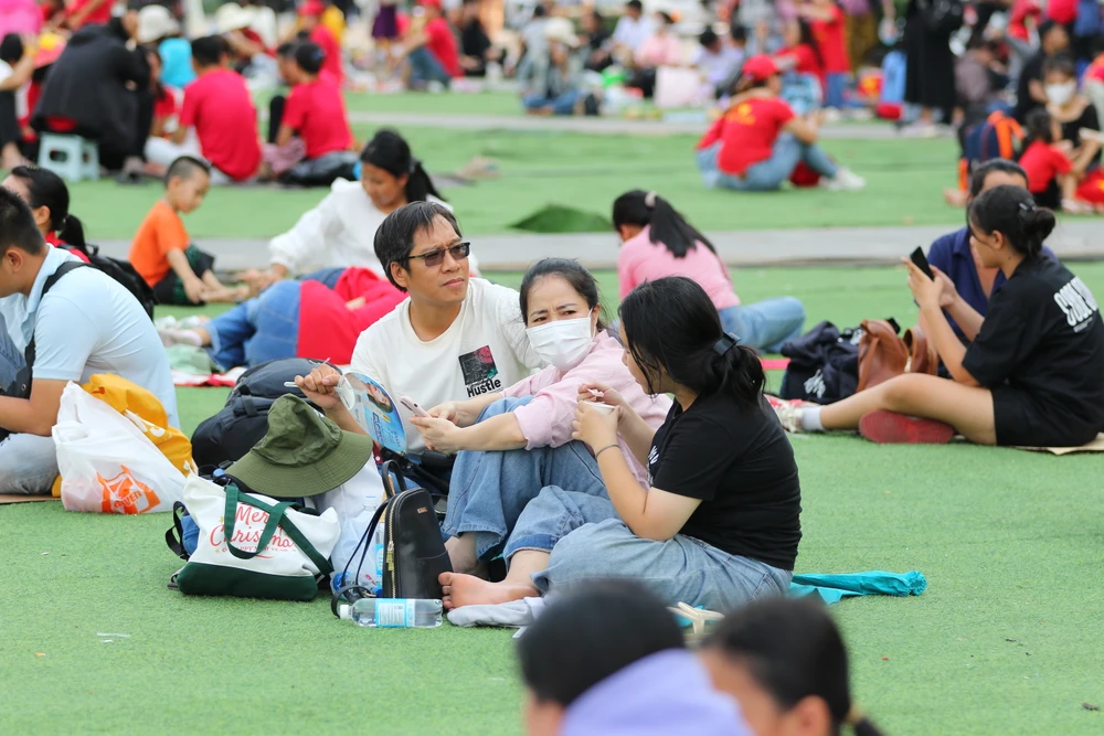 pháo hoa tối 30-4 (10).JPG