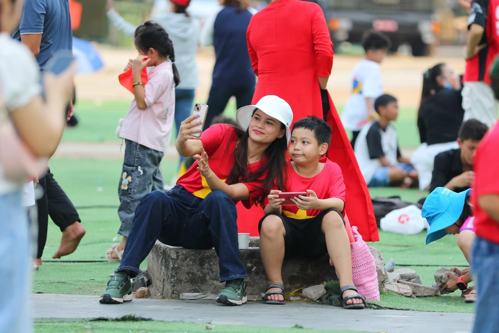 pháo hoa tối 30-4 (13).JPG