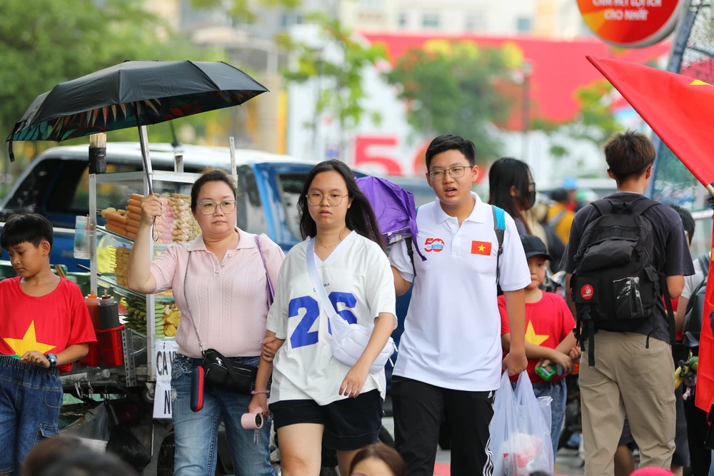 pháo hoa tối 30-4 (18).JPG