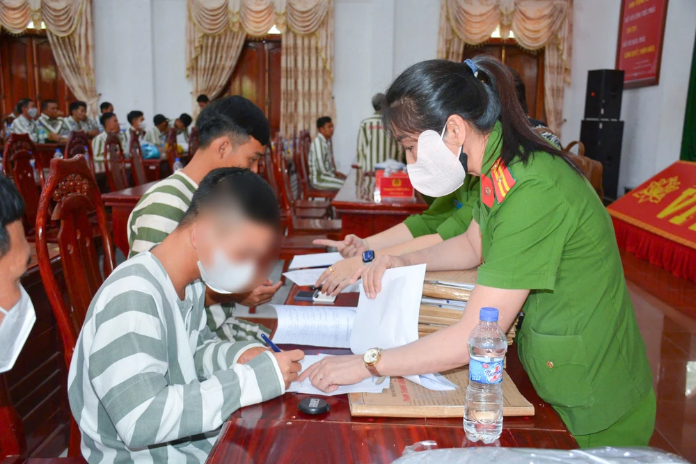 quyết định đặc xá-2.jpg