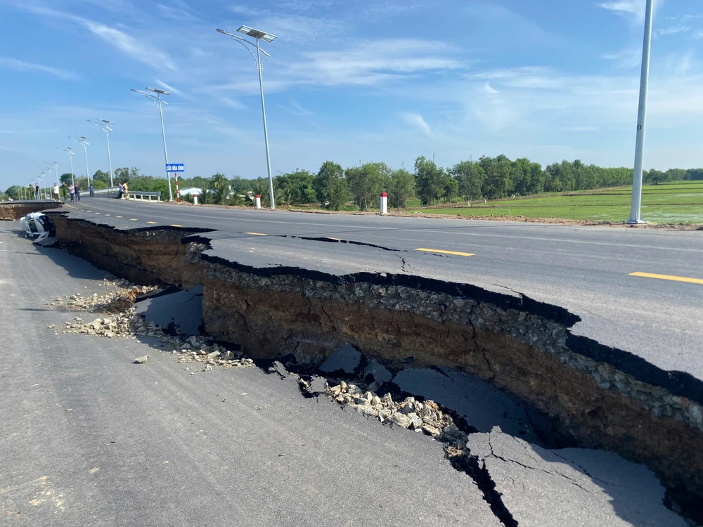 cầu Hòa Bình (6).jpg