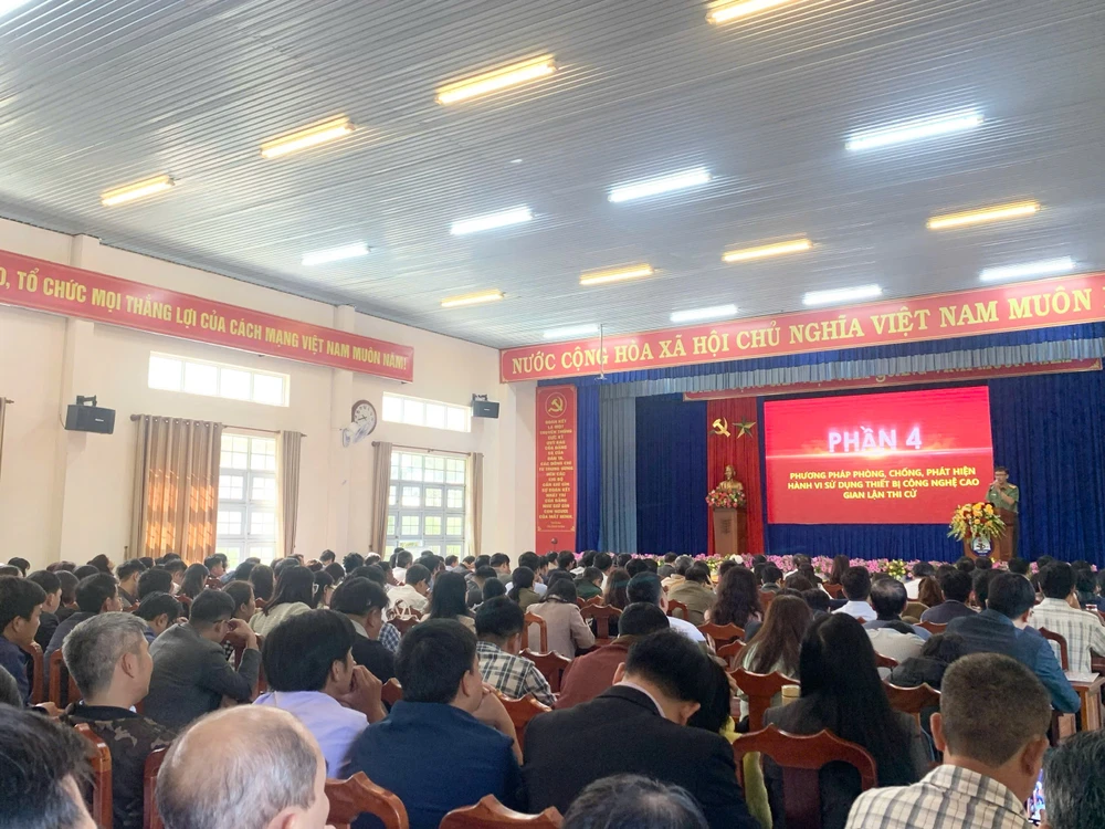 gian lận thi cử (1).jpg