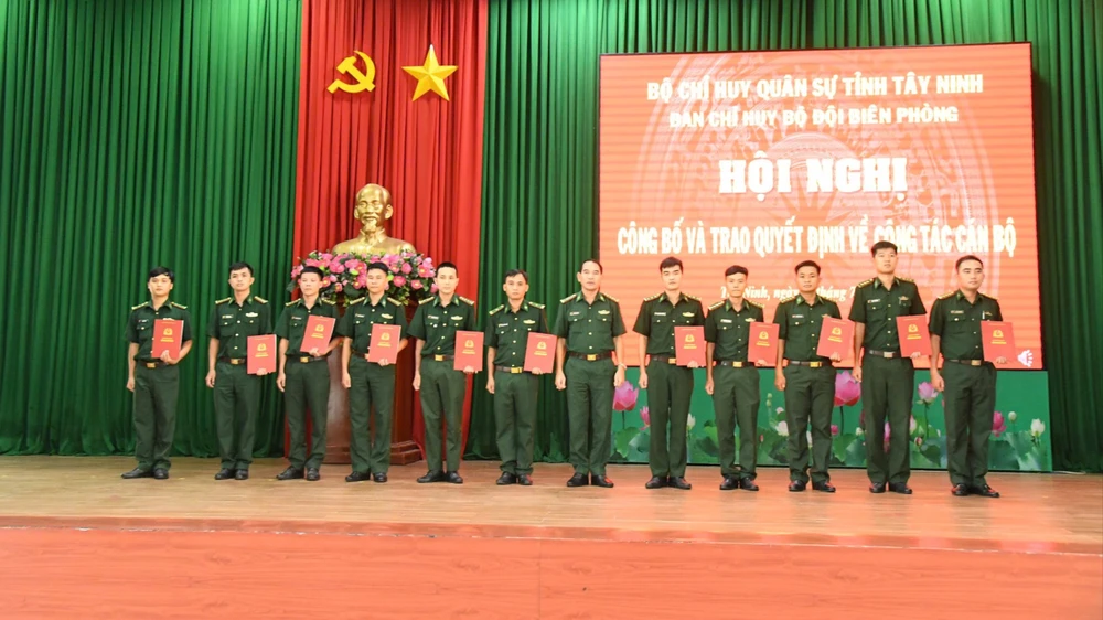 sĩ quan Biên phòng-2.jpg