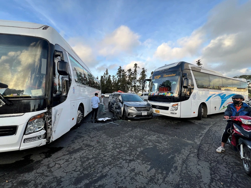 tai nạn liên hoàn-3.jpg