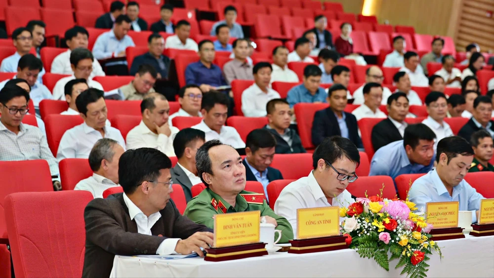 Chính quyền hai cấp.jpg