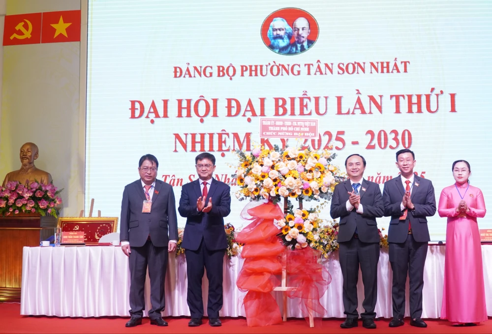 Tân Sơn Nhất-2.JPG