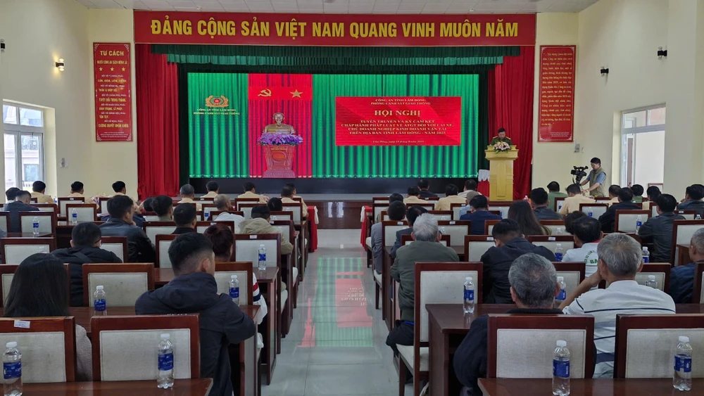 100 doanh nghiệp-2.jpg