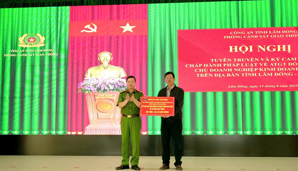 100 doanh nghiệp-4.jpg