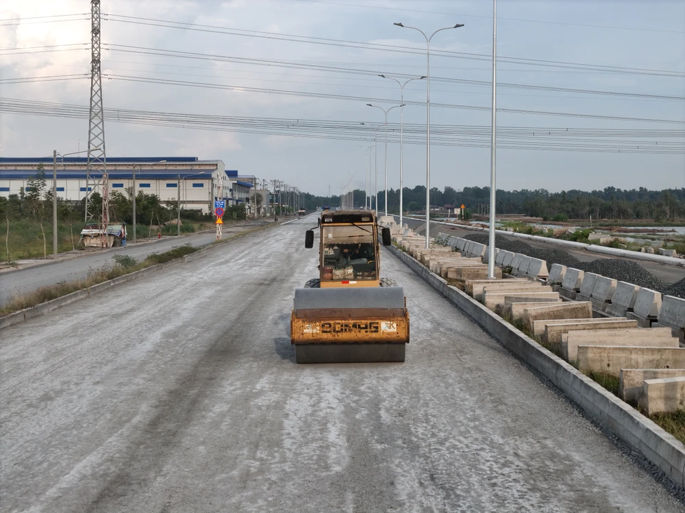 đường tỉnh 823D-11.JPG