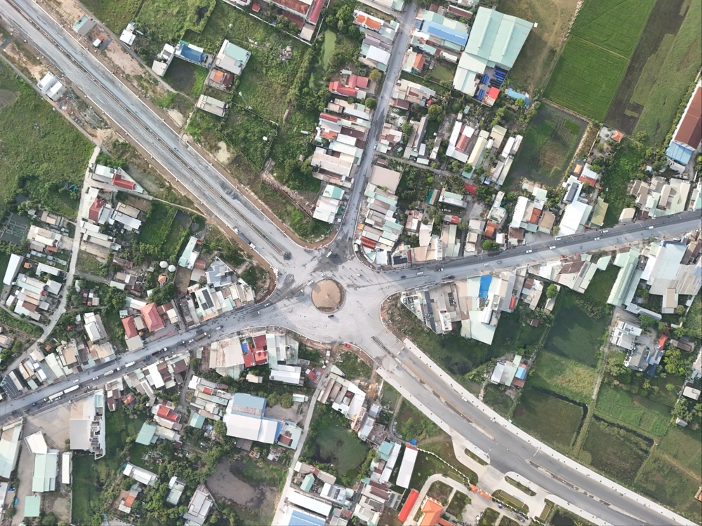 đường tỉnh 823D-18.JPG