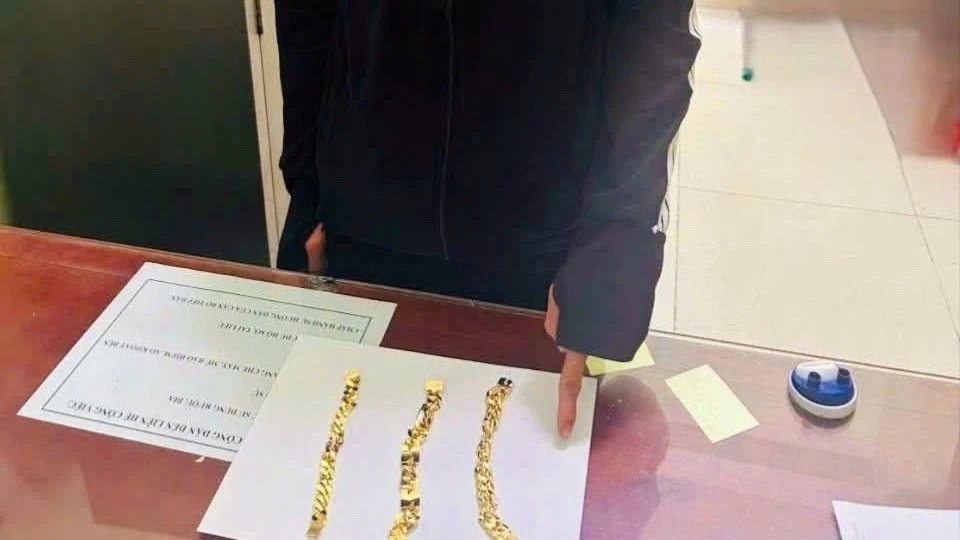 cướp giật vàng.jpg