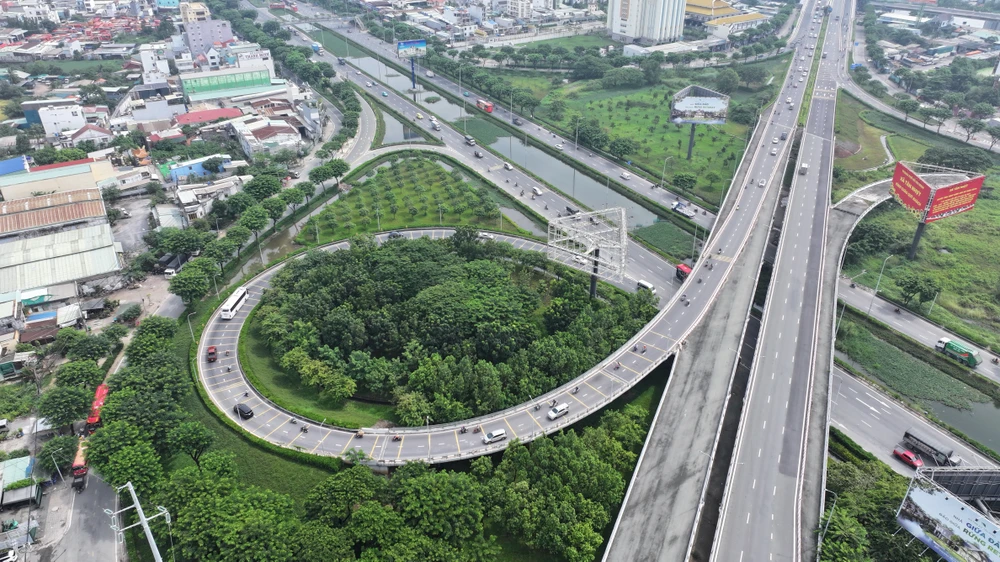 NGUYỄN VĂN LINH-3.JPG