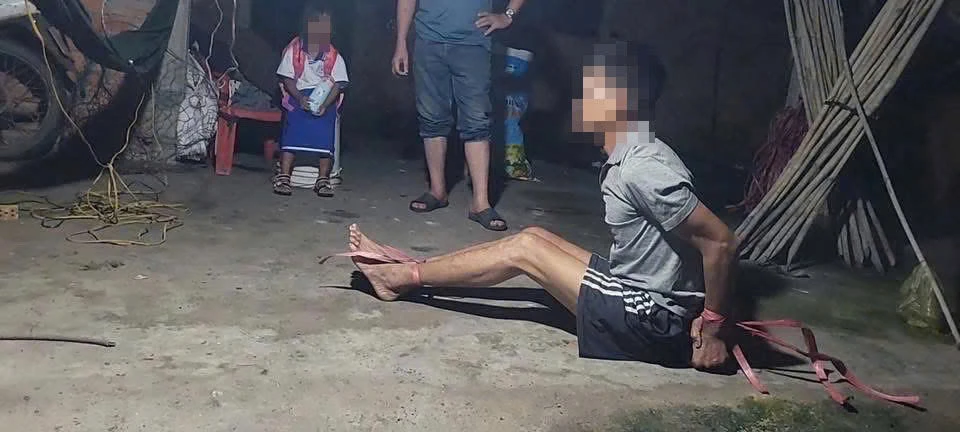 bé gái lớp 1.jpg