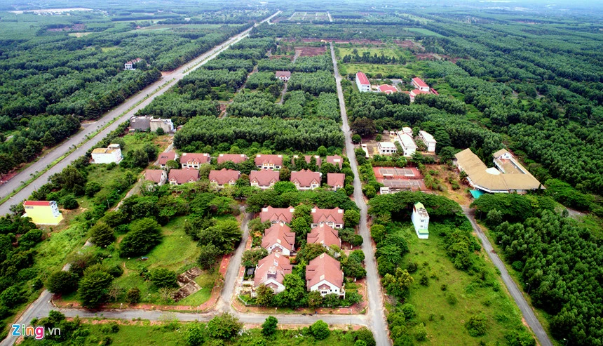 Biet thu, nha pho 'bi bo quen' o do thi cach Sai Gon 20 km hinh anh 11