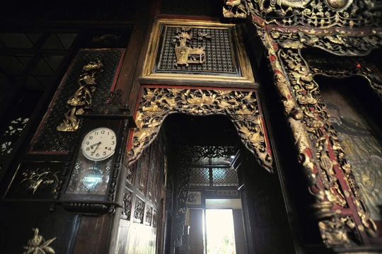 Căn phòng cho khách thuê trong nhà cổ phim Người tình - Ảnh 7.