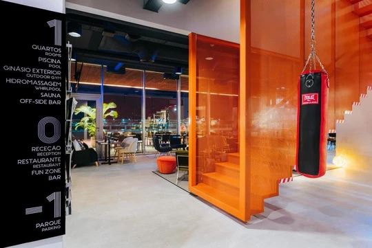 Chiêm ngưỡng khách sạn do Cristiano Ronaldo làm chủ - Ảnh 13.