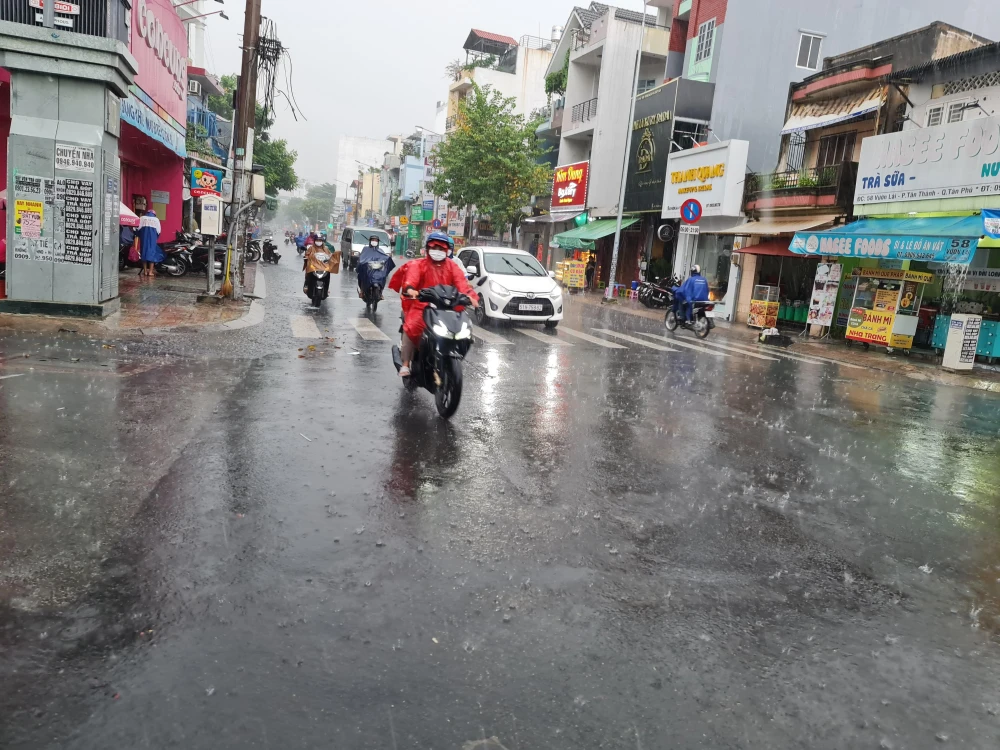 TP.HCM nhiều khu vực khả năng có mưa lớn