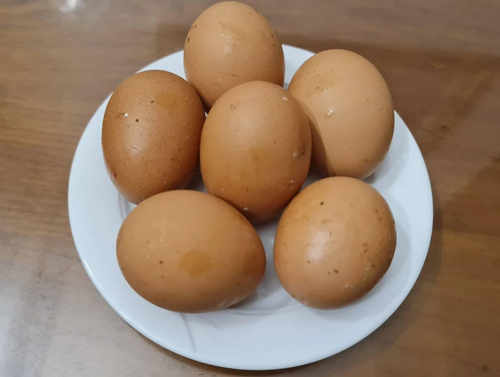 Trong 100 gam lòng đỏ trứng gà có 960 mcg vitamin A. Ảnh: NGUYÊN VÕ