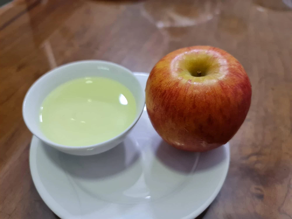 Uống giấm táo có thể hỗ trợ giảm cân. Ảnh: NV