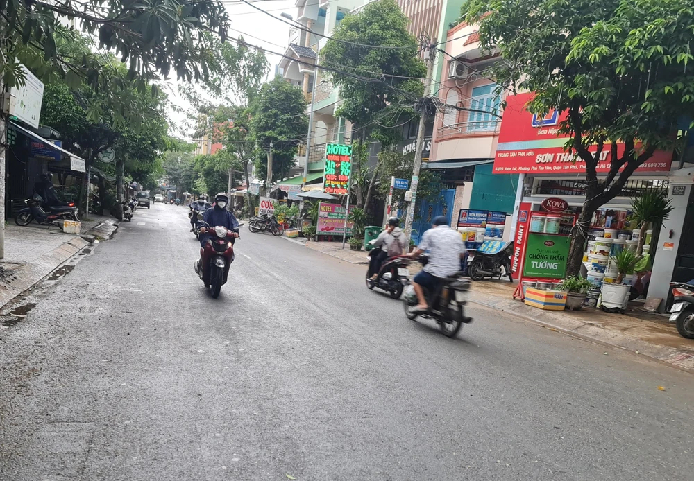 Mưa xảy ra rải rác ở TP.HCM sáng 11-8. Ảnh: NC