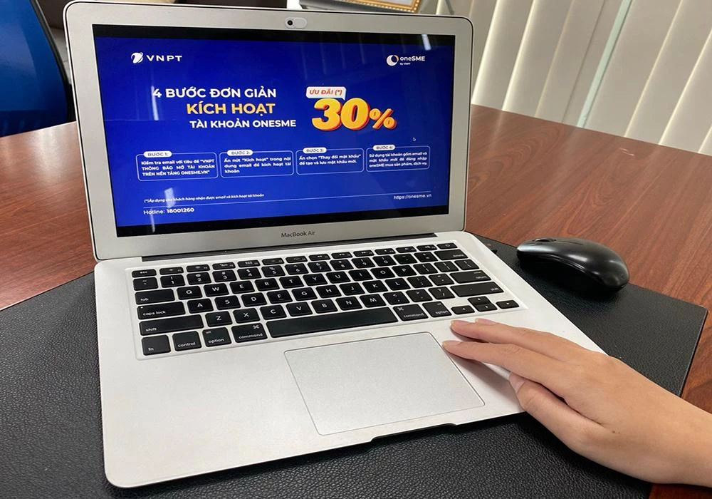 Bước 1: Kiểm tra hòm thư điện tử (email) của doanh nghiệp thông tin tài khoản được tạo và gửi tới từ email onesme.admin@onesme.vn