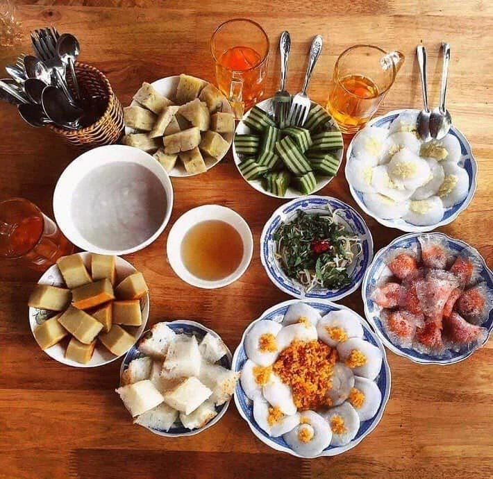 Các loại bánh dân gian mà những hộ dân ở Cồn Sơn làm để phục vụ du khách đến đây. Các loại bánh dân gian mà những hộ dân ở Cồn Sơn làm để phục vụ du khách đến đây.