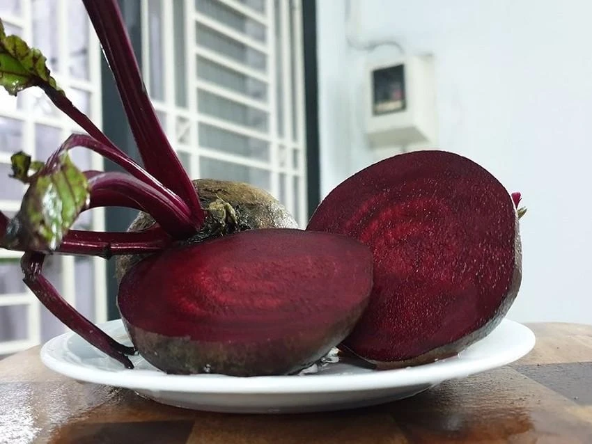 Trong củ dền có chứa chất chống oxy hóa tốt cho gan. Ảnh: NGUYÊN VÕ