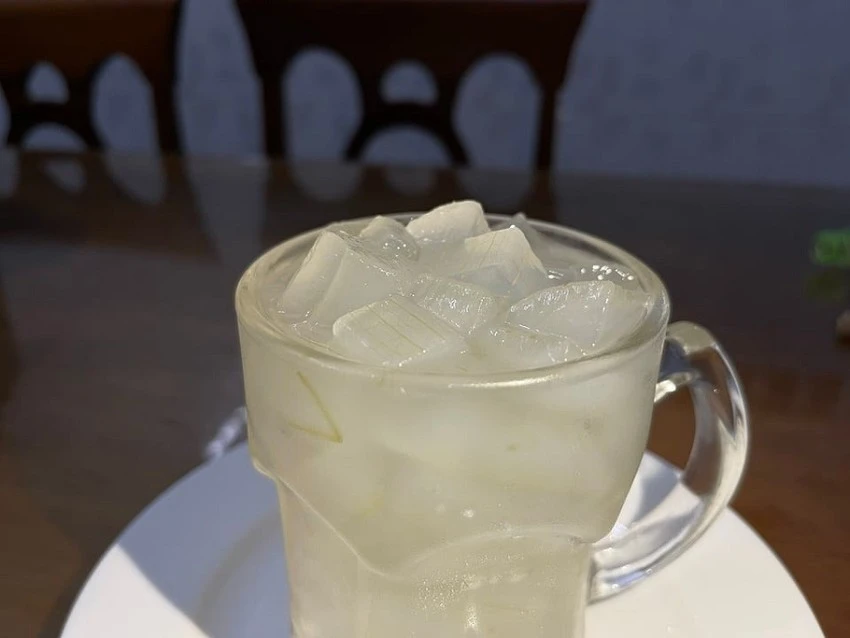 Nước ép nha đam chứa nhiều vitamin và khoáng chất tốt cho cơ thể. Ảnh: NGUYÊN VÕ