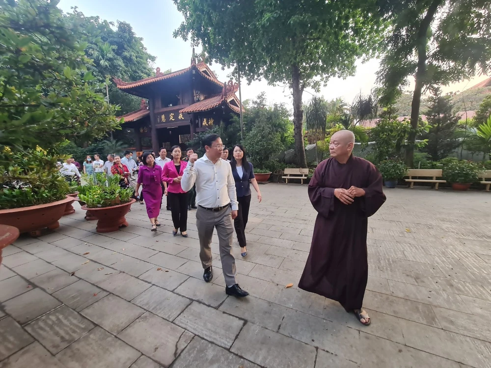 Chiêm bái Chùa Huệ Nghiêm - ngôi chùa có kiến trúc hình chữ Sơn độc đáo