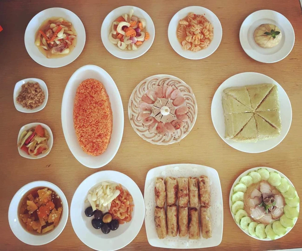 Những thực phẩm được tiêu thụ nhiều trong những ngày Tết thường chứa nhiều tinh bột, chất béo, đường. Ảnh: TQ