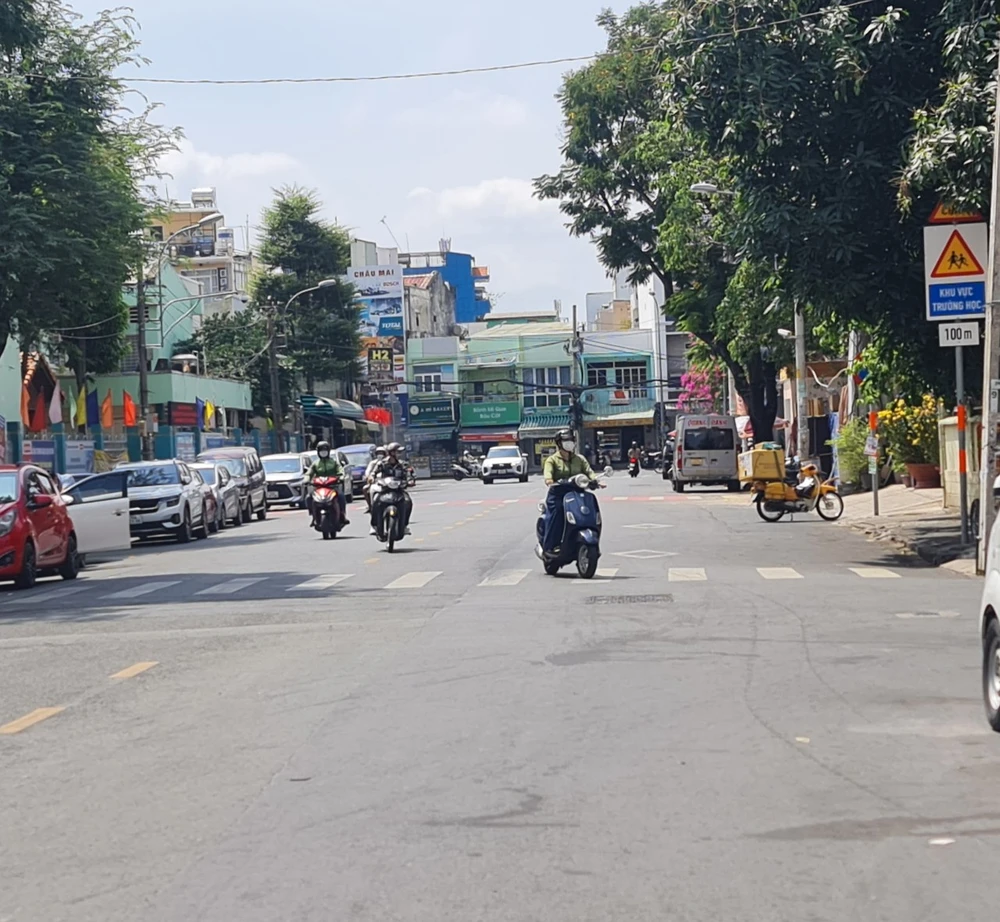 Thời tiết nắng nóng kéo dài ở TP.HCM