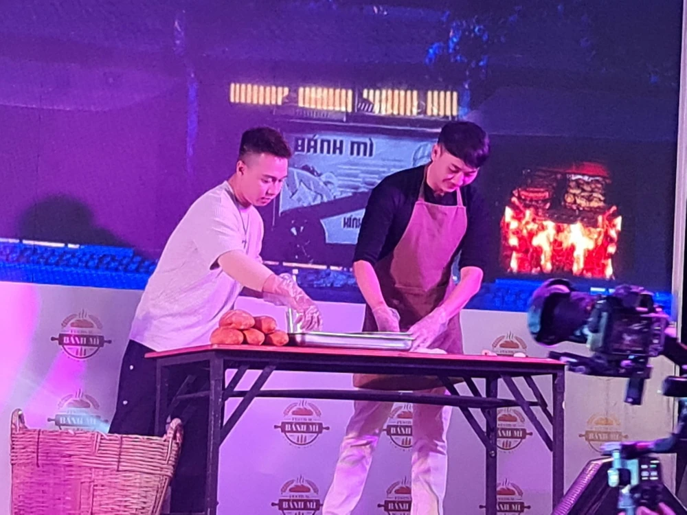 Tại lễ hội diễn ra nhiều hoạt động hấp dẫn Tại lễ hội diễn ra nhiều hoạt động hấp dẫn