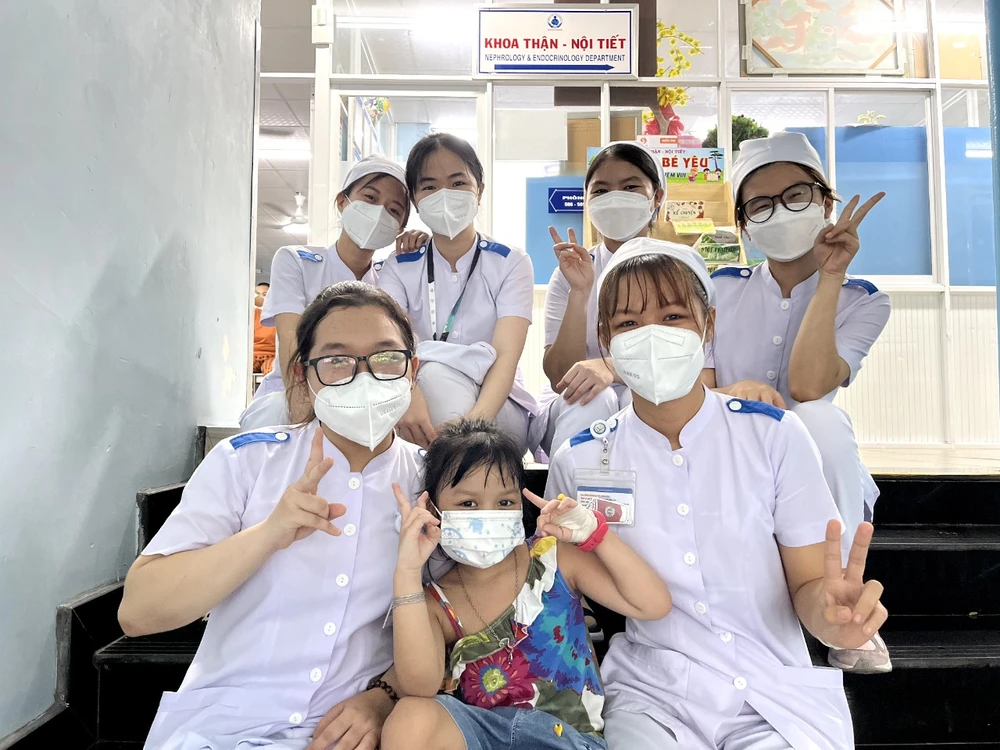 Sinh viên khoa điều dưỡng trường Đại học Y Dược TP.HCM thực tập ở bệnh viện Sinh viên khoa điều dưỡng trường Đại học Y Dược TP.HCM thực tập ở bệnh viện