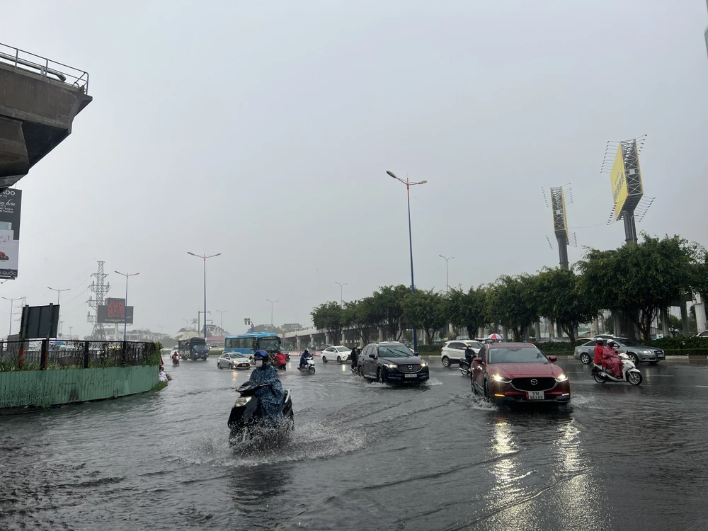 Chiều 11-6, TP.HCM có khả năng mưa ở nhiều nơi. Ảnh minh hoạ: Đ.TRANG Chiều 11-6, TP.HCM có khả năng mưa ở nhiều nơi. Ảnh minh hoạ: Đ.TRANG