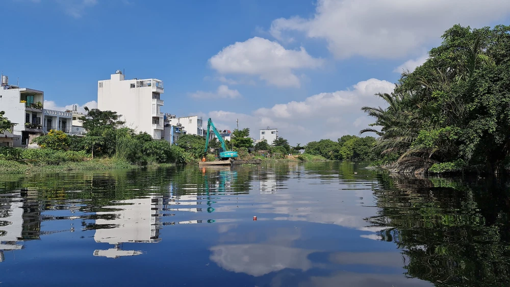 Sở TN&amp;MT đề xuất chủ trương đầu tư dự án cắm mốc chỉ giới hành lang bảo vệ sông, suối, kênh, rạch. Ảnh: NC