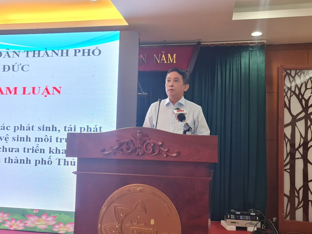 Ông Nguyễn Kỳ Phùng, Phó Chủ tịch UBND TP Thủ Đức phát biểu tại hội nghị. Ảnh: NGUYỄN CHÂU