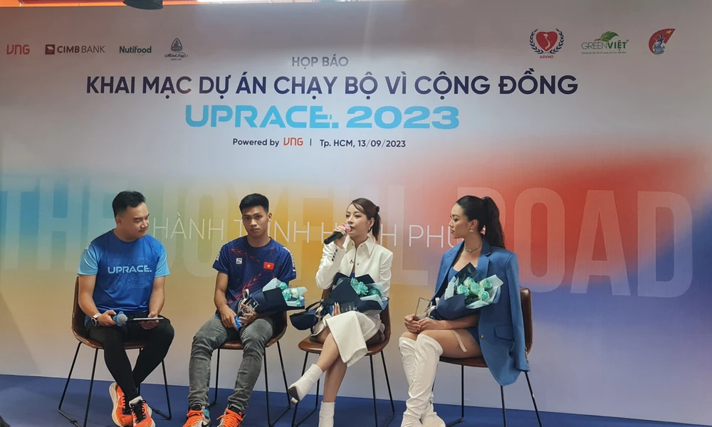 UpRace năm nay có sự đồng hành của ba đại sứ: Ca sĩ/diễn viên Chi Pu, Hoa hậu Thể thao Việt Nam 2022 Đoàn Thu Thủy và vận động viên điền kinh Trần Văn Đảng. Ảnh: NGUYÊN VÕ