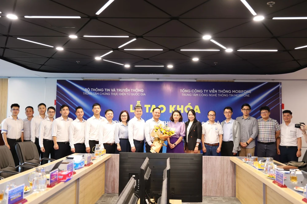 MobiFone phối hợp với đoàn công tác NEAC kiểm tra hệ thống chứng thực chữ ký số