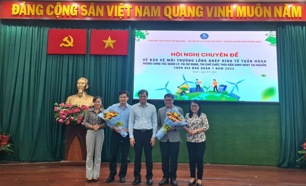 tái chế rác thải nhựa.jpg