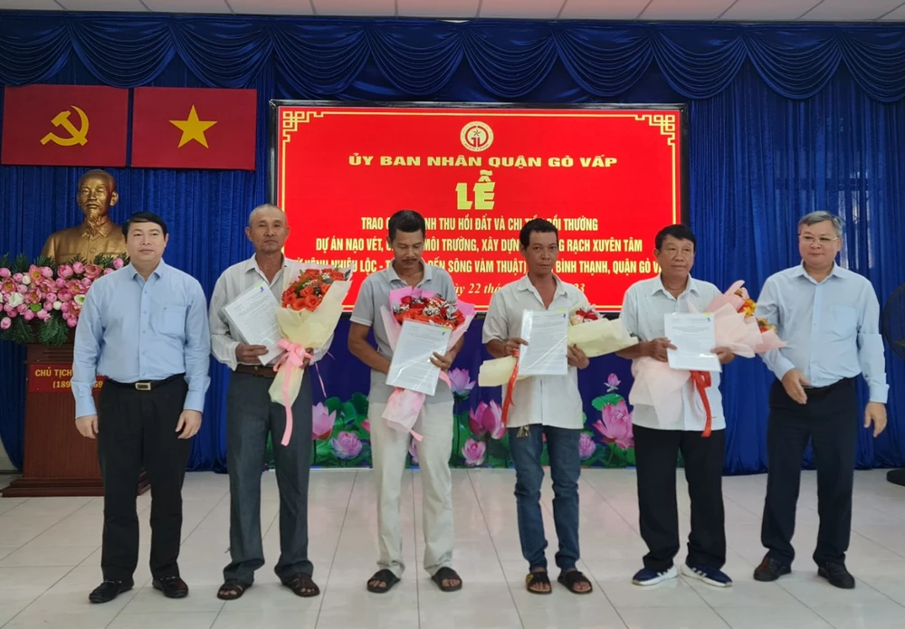 uận Gò Vấp, TP.HCM đã đồng ý nhận tiền bồi thường đợt một với số tiền gần 23 tỉ đồng trong dự án nạo vét, cải tạo môi trường, xây dựng hạ tầng ven rạch Xuyên Tâm.