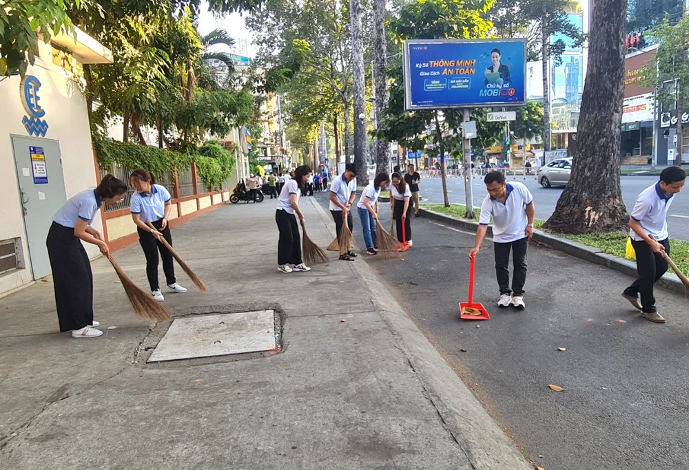 trong cay ve sinh moi truong quan 1 7.jpg