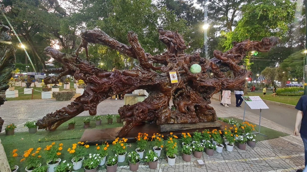 khai mac hoi hoa xuan 7.jpg